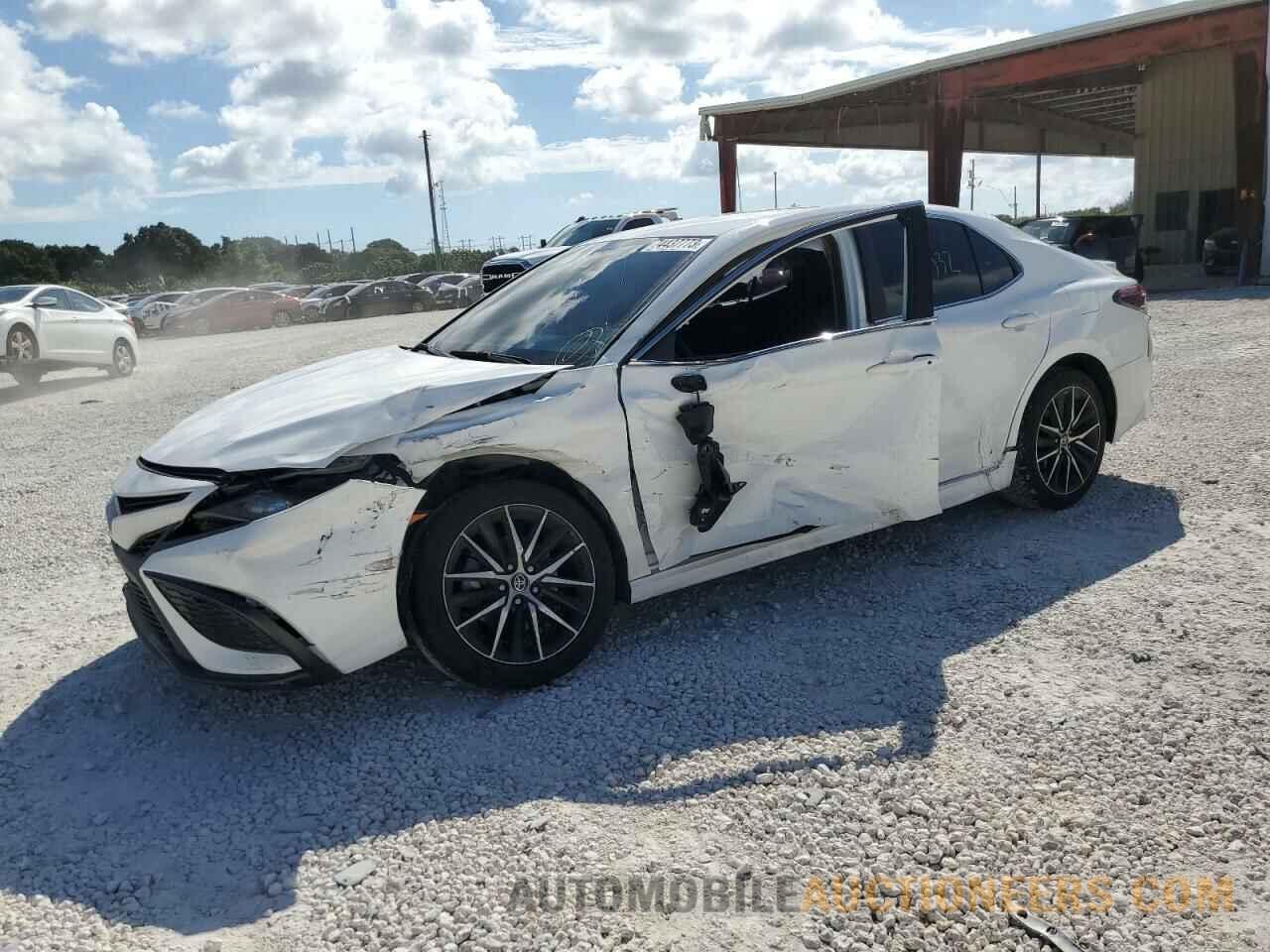 4T1G11AK4MU488770 TOYOTA CAMRY 2021