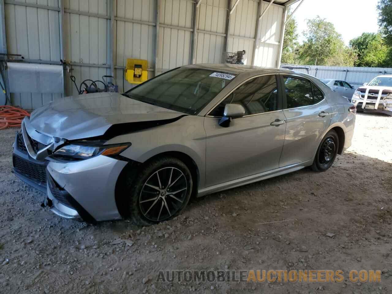 4T1G11AK4MU520231 TOYOTA CAMRY 2021