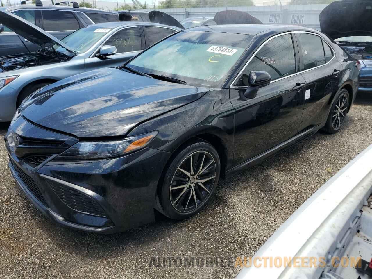 4T1G11AK4MU527826 TOYOTA CAMRY 2021