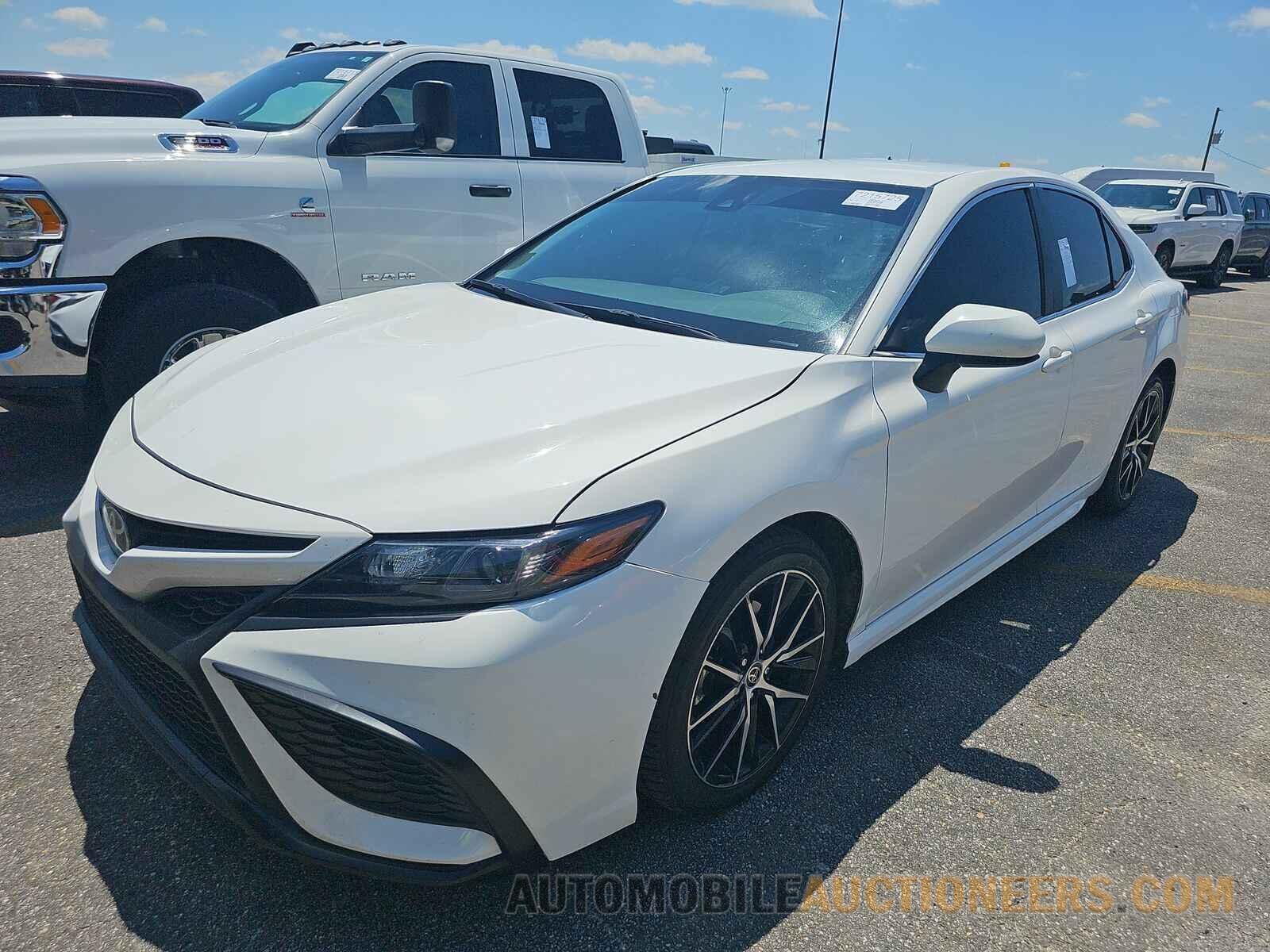 4T1G11AK4MU530712 Toyota Camry 2021