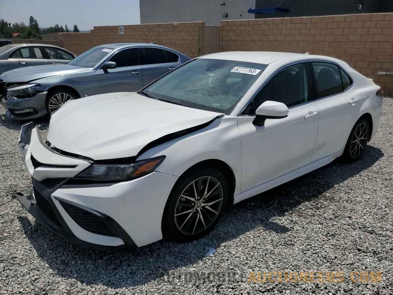 4T1G11AK4MU538888 TOYOTA CAMRY 2021