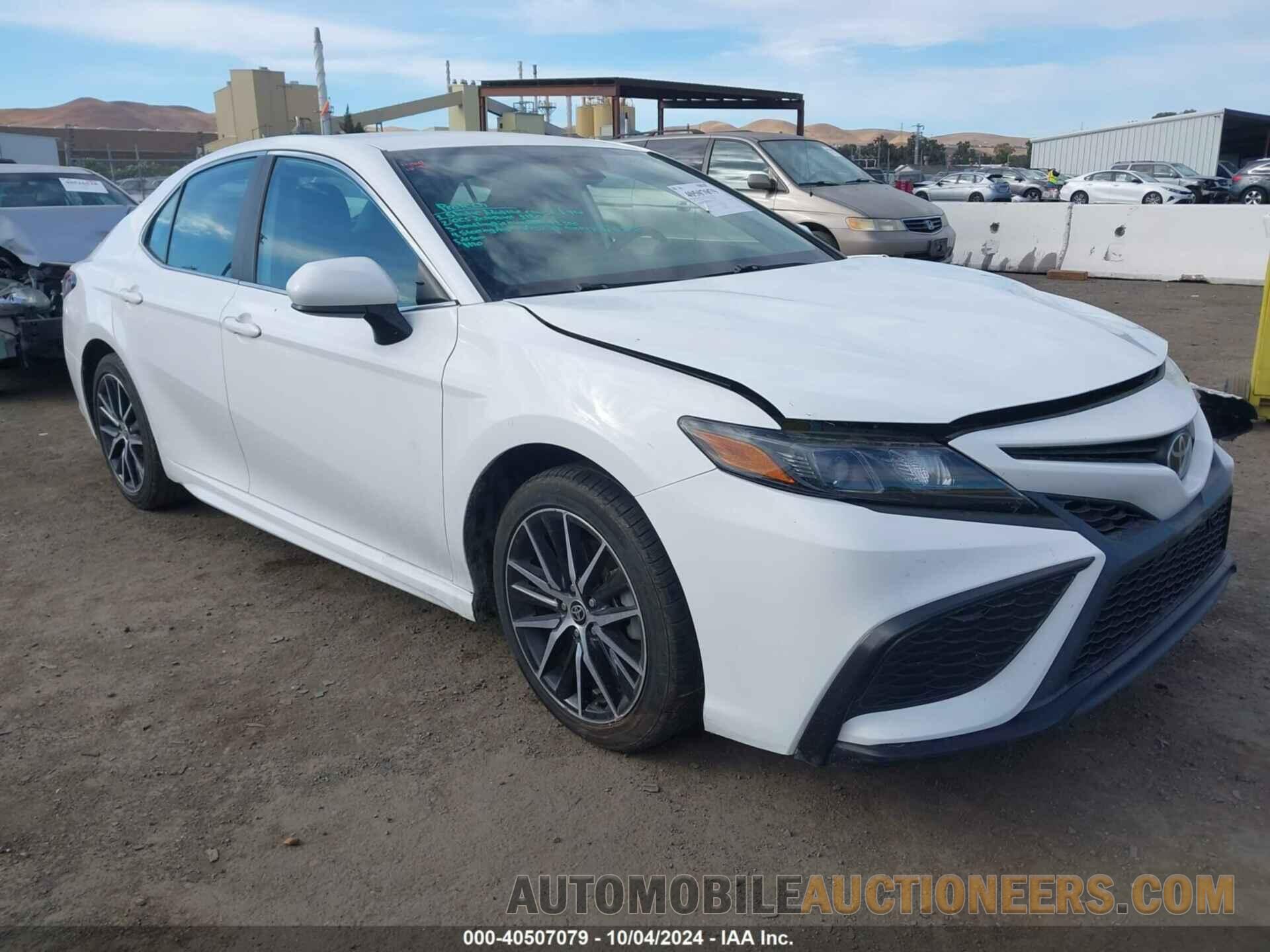 4T1G11AK4MU543489 TOYOTA CAMRY 2021