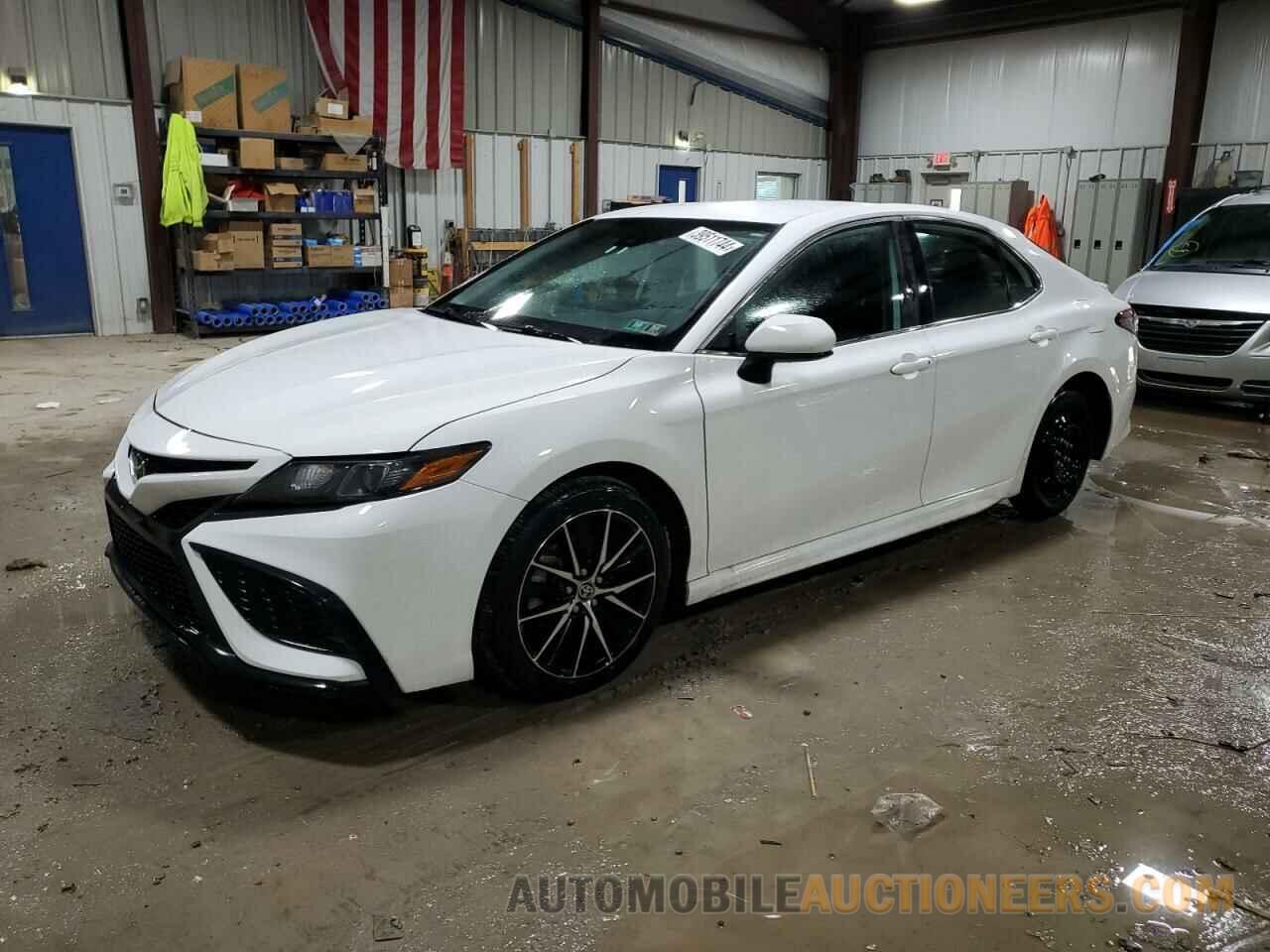 4T1G11AK4MU545131 TOYOTA CAMRY 2021