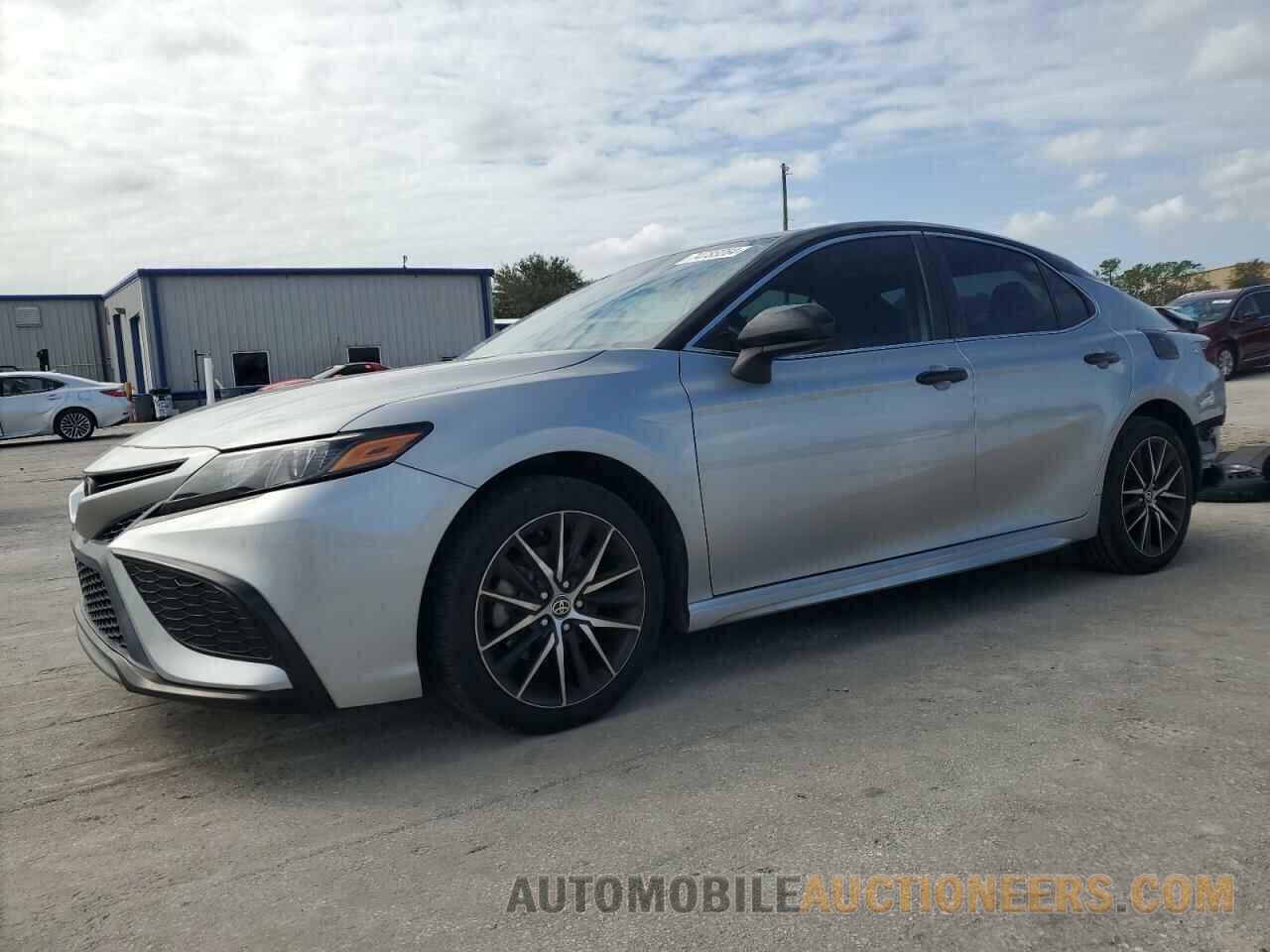 4T1G11AK4MU562995 TOYOTA CAMRY 2021