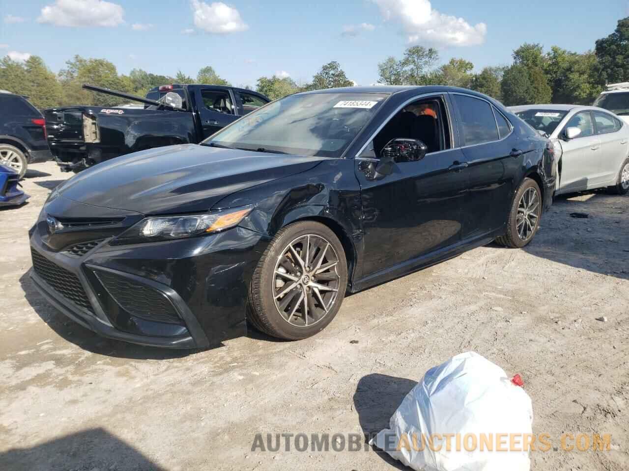 4T1G11AK4MU564813 TOYOTA CAMRY 2021