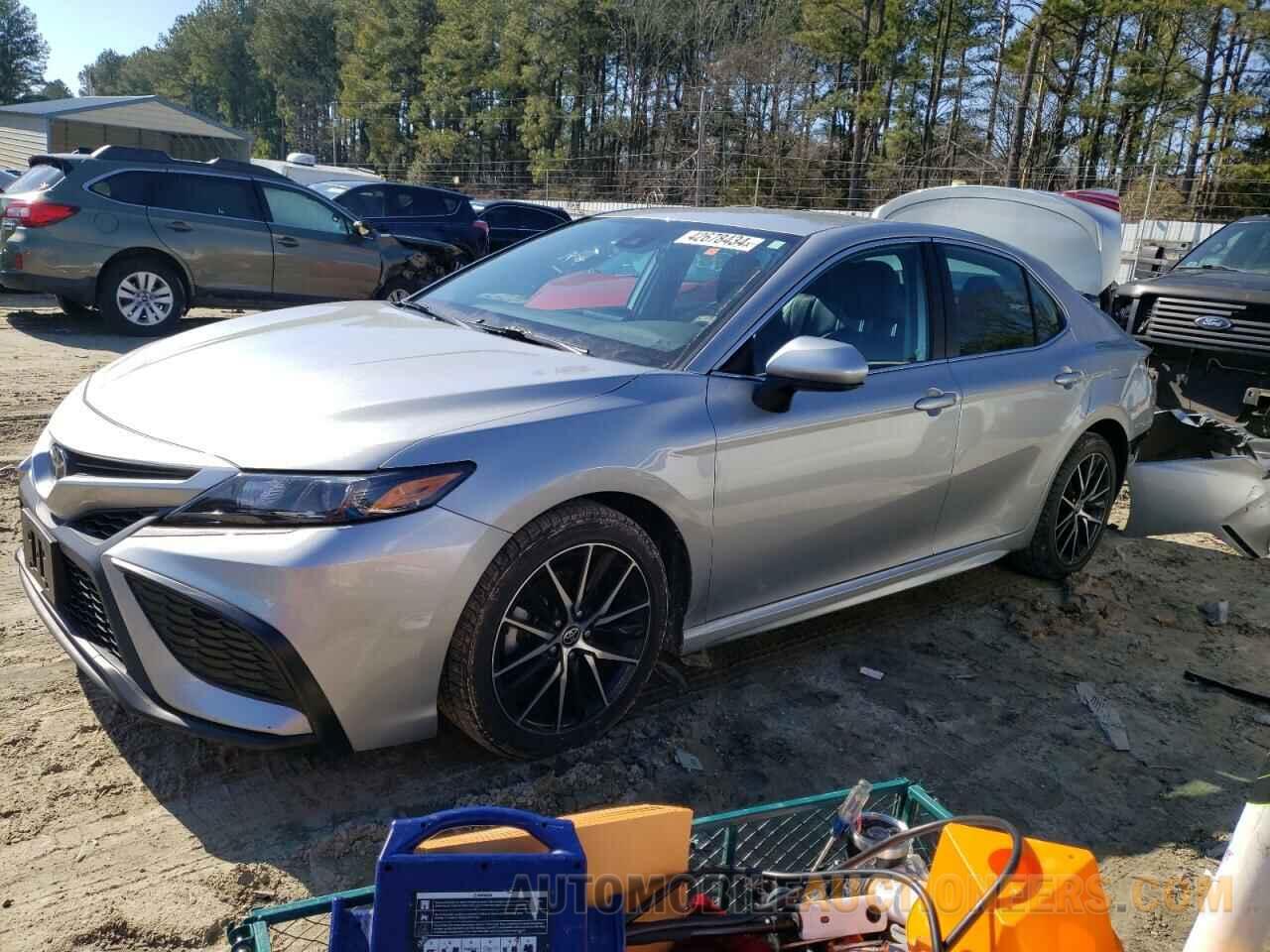 4T1G11AK4MU569672 TOYOTA CAMRY 2021