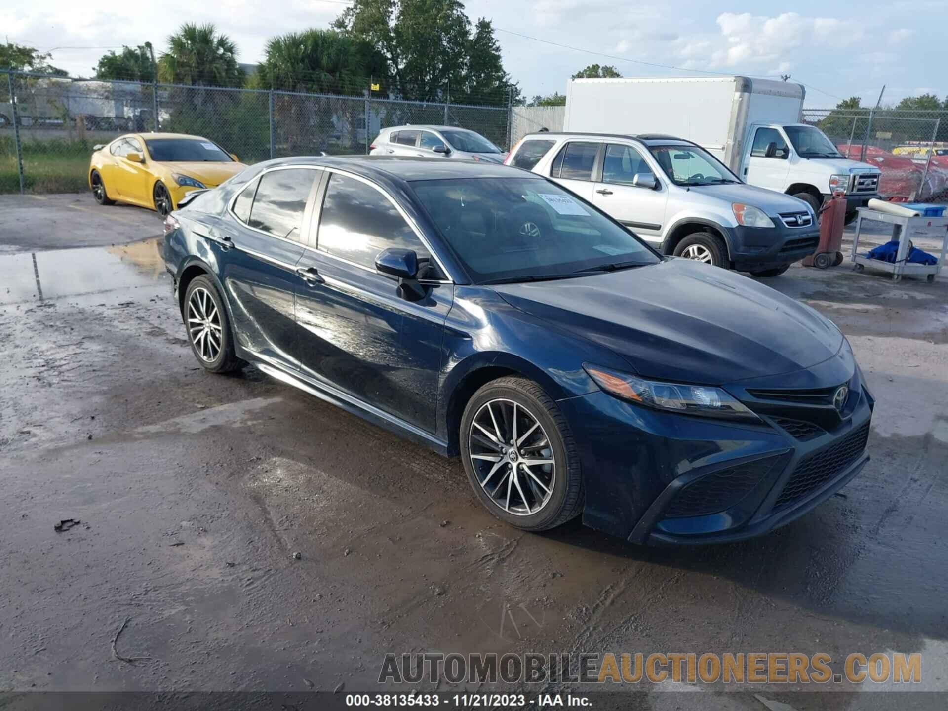 4T1G11AK4MU570286 TOYOTA CAMRY 2021