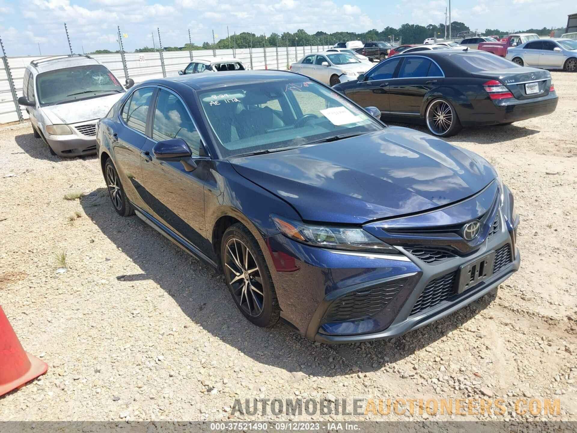 4T1G11AK4MU581787 TOYOTA CAMRY 2021