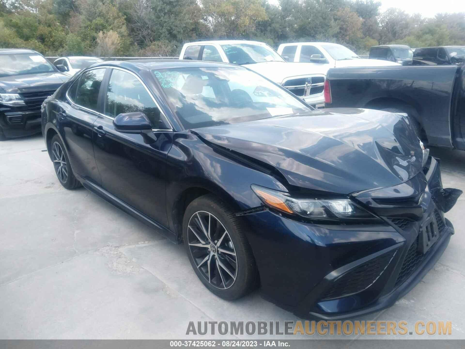 4T1G11AK4MU582809 TOYOTA CAMRY 2021