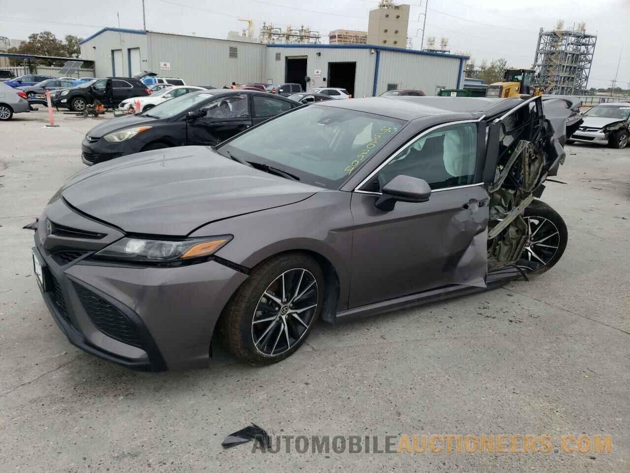 4T1G11AK4MU588769 TOYOTA CAMRY 2021