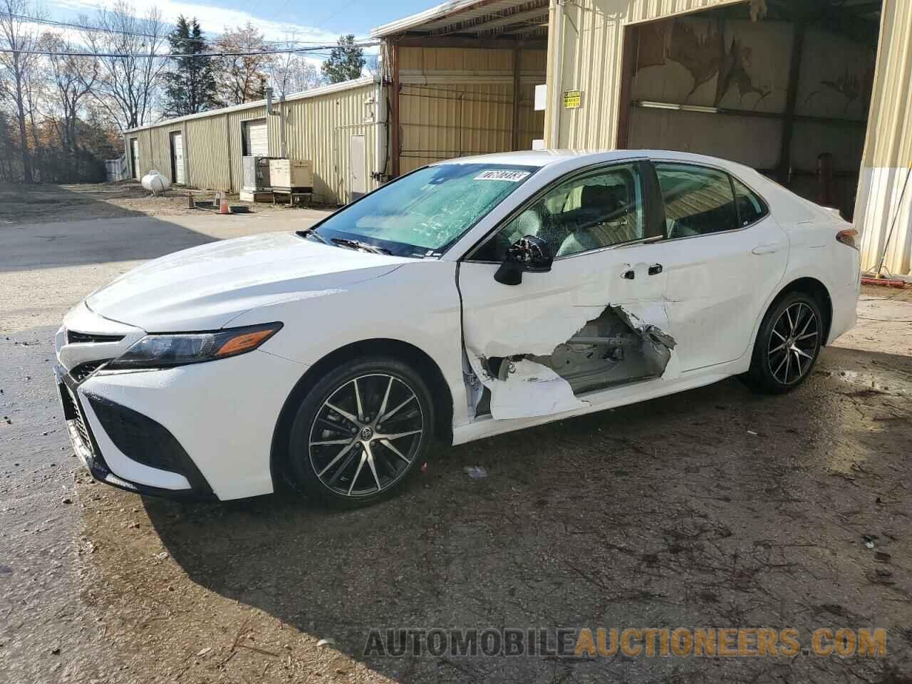 4T1G11AK4MU592871 TOYOTA CAMRY 2021