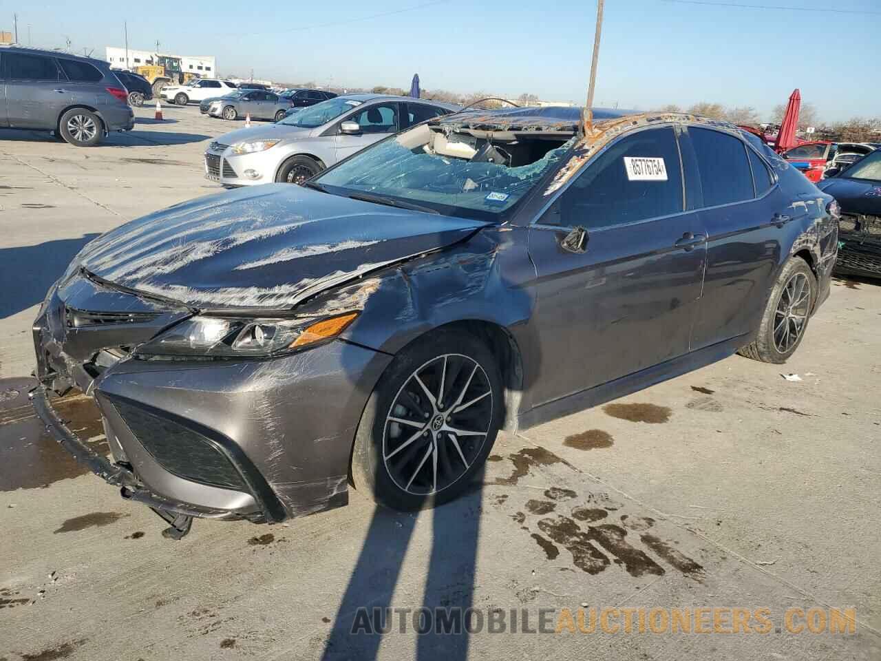 4T1G11AK4MU595902 TOYOTA CAMRY 2021