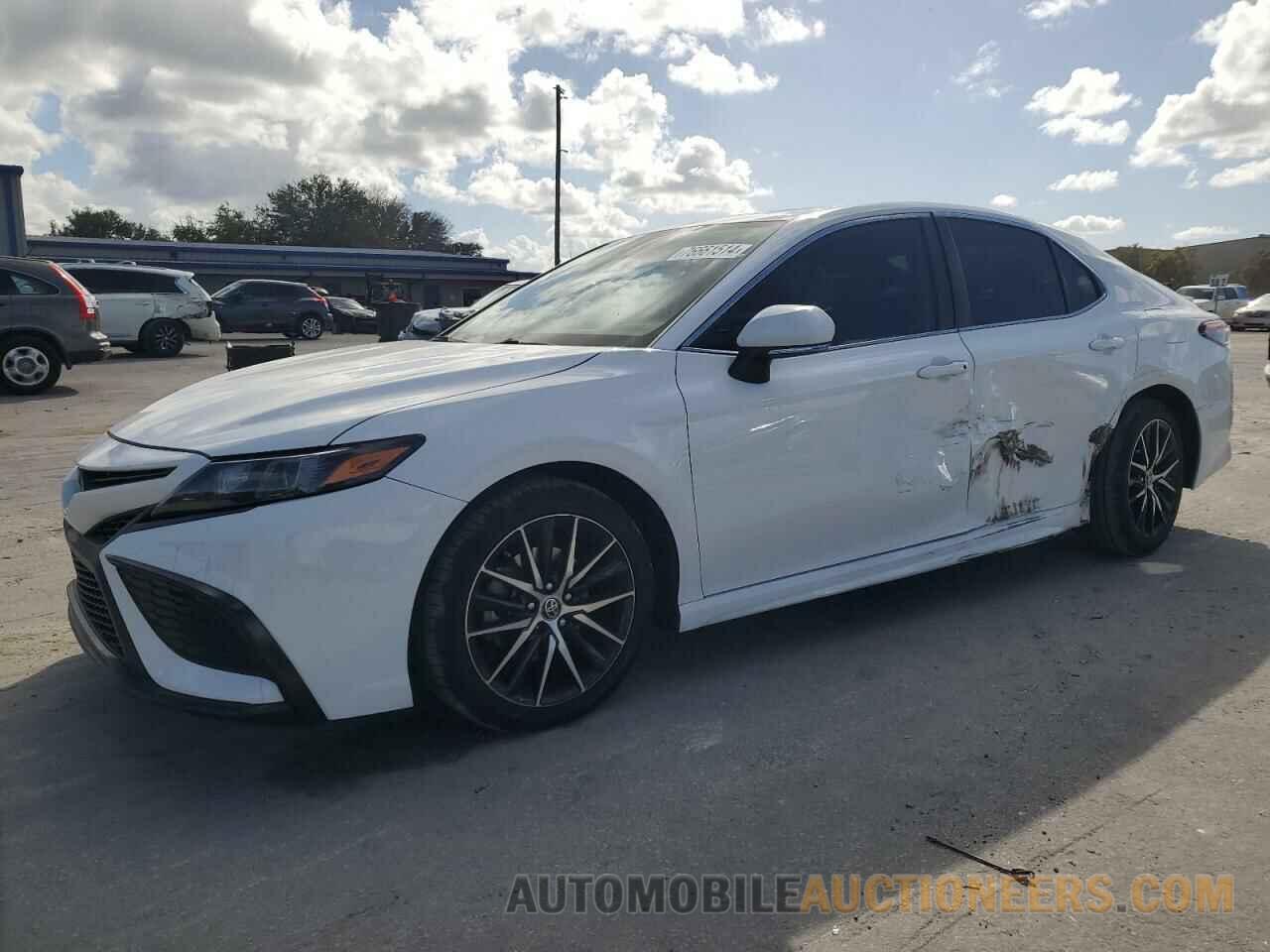 4T1G11AK4MU596838 TOYOTA CAMRY 2021