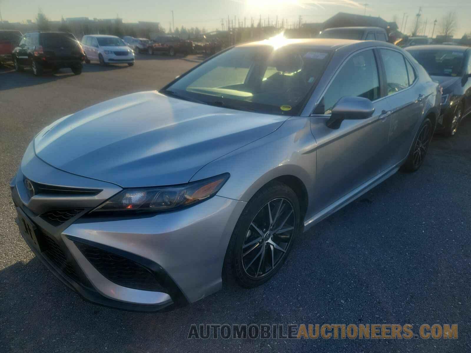 4T1G11AK4NU625725 Toyota Camry 2022