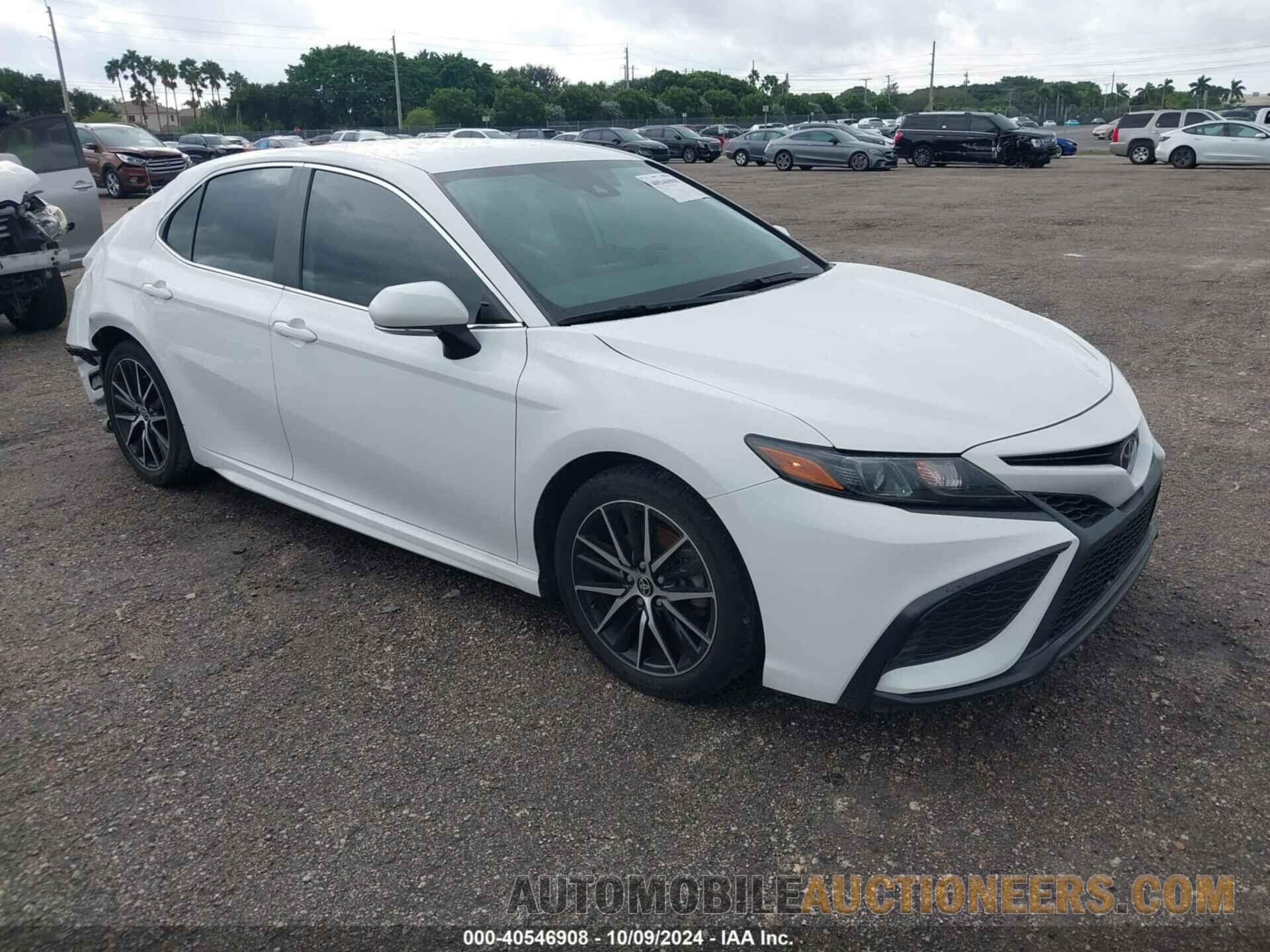 4T1G11AK4NU632559 TOYOTA CAMRY 2022