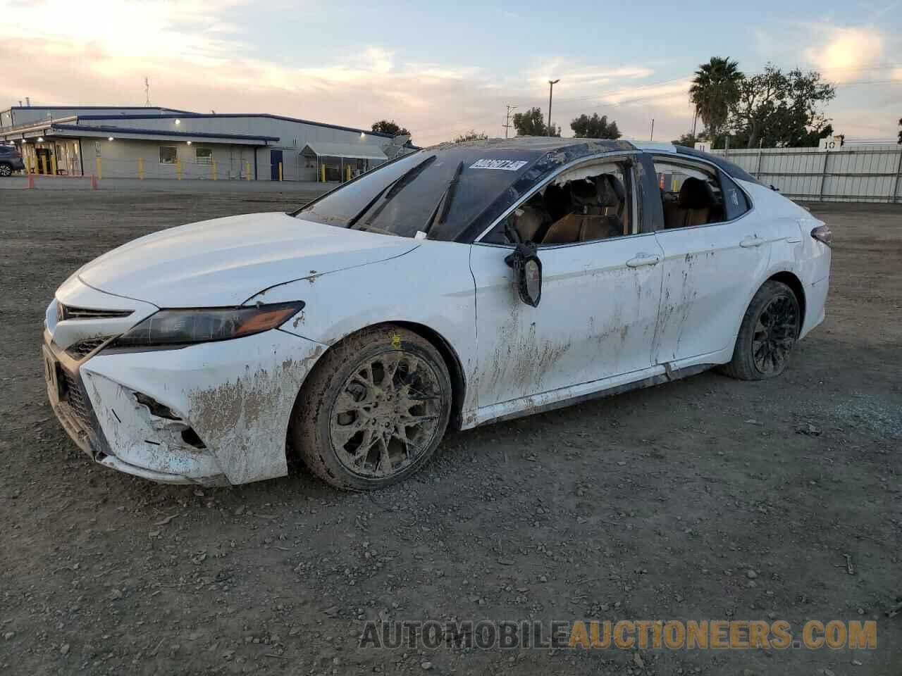 4T1G11AK4NU646672 TOYOTA CAMRY 2022