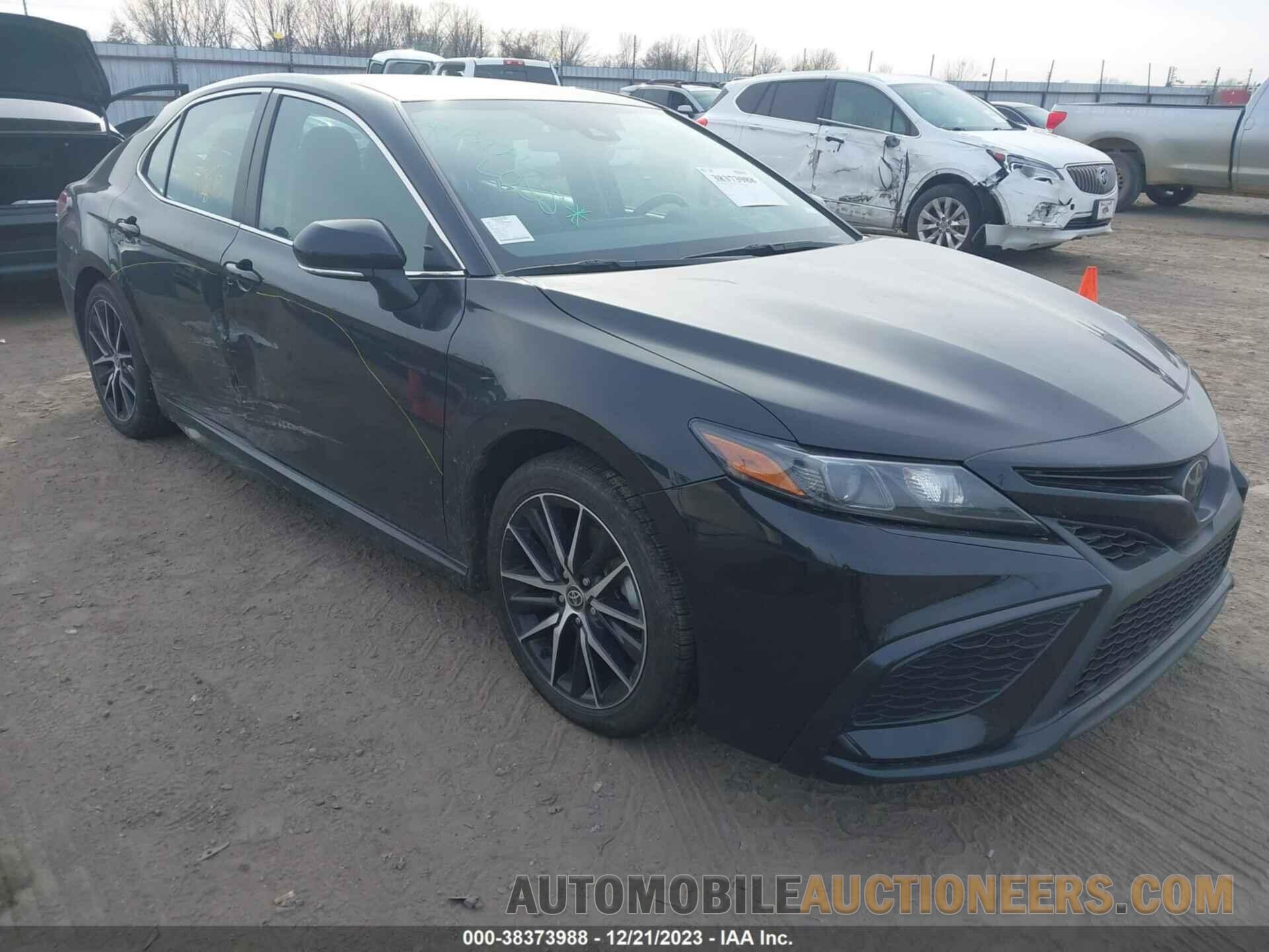 4T1G11AK4NU652570 TOYOTA CAMRY 2022