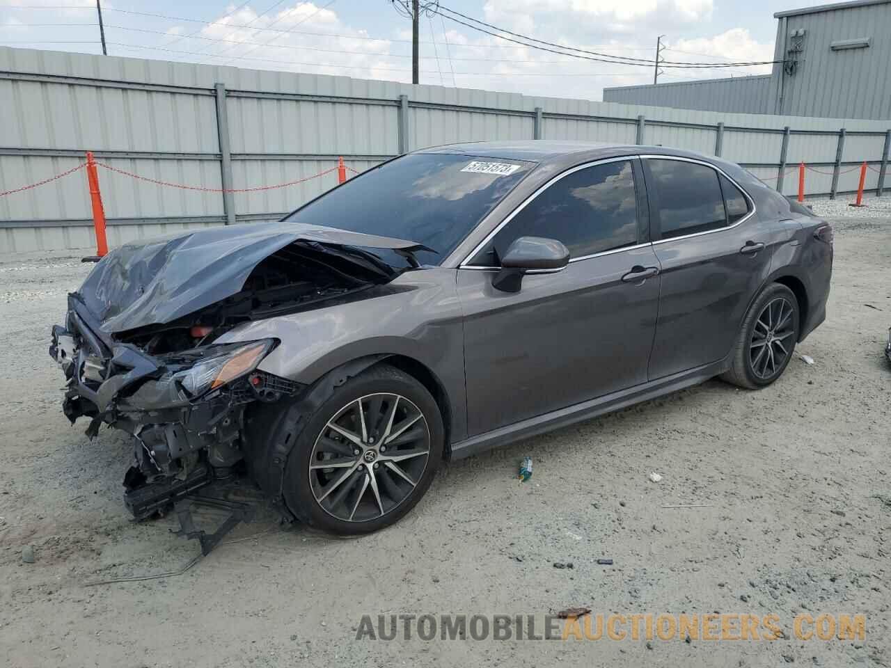 4T1G11AK4NU660703 TOYOTA CAMRY 2022