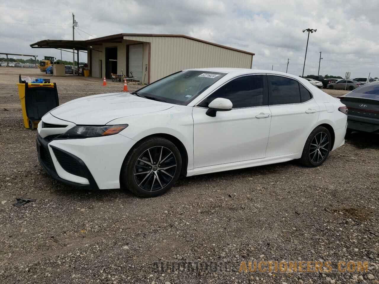 4T1G11AK4NU665089 TOYOTA CAMRY 2022