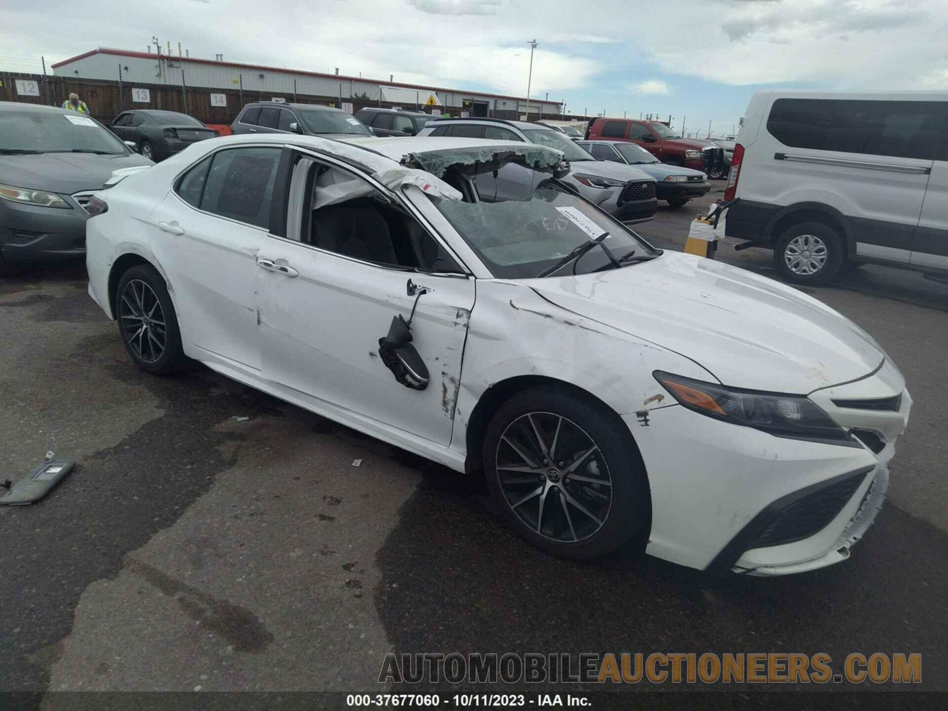 4T1G11AK4NU694267 TOYOTA CAMRY 2022