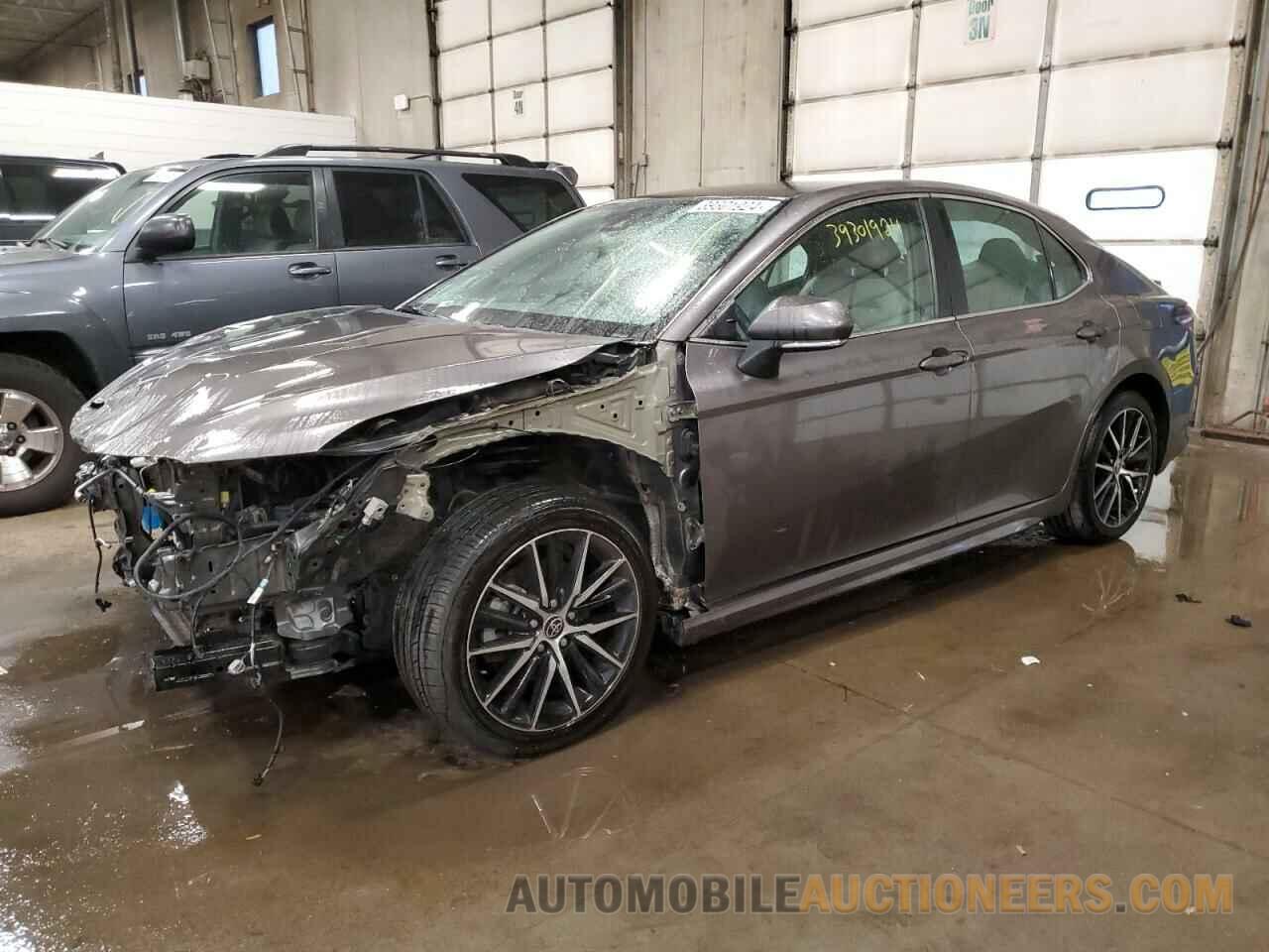 4T1G11AK4NU711035 TOYOTA CAMRY 2022