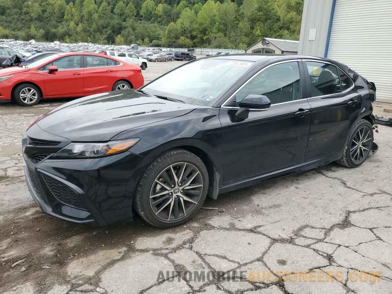 4T1G11AK4RU208630 TOYOTA CAMRY 2024