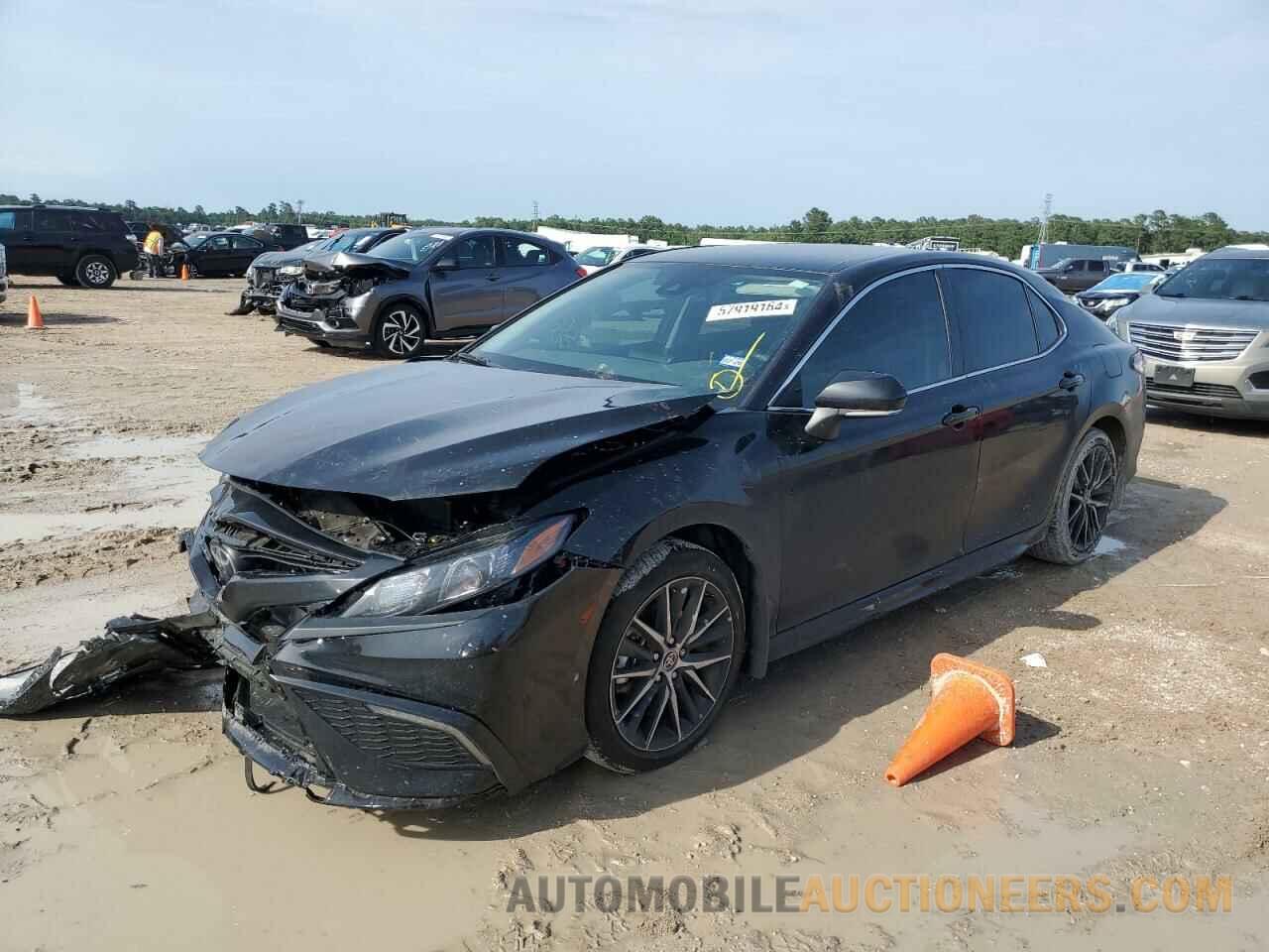 4T1G11AK4RU220275 TOYOTA CAMRY 2024