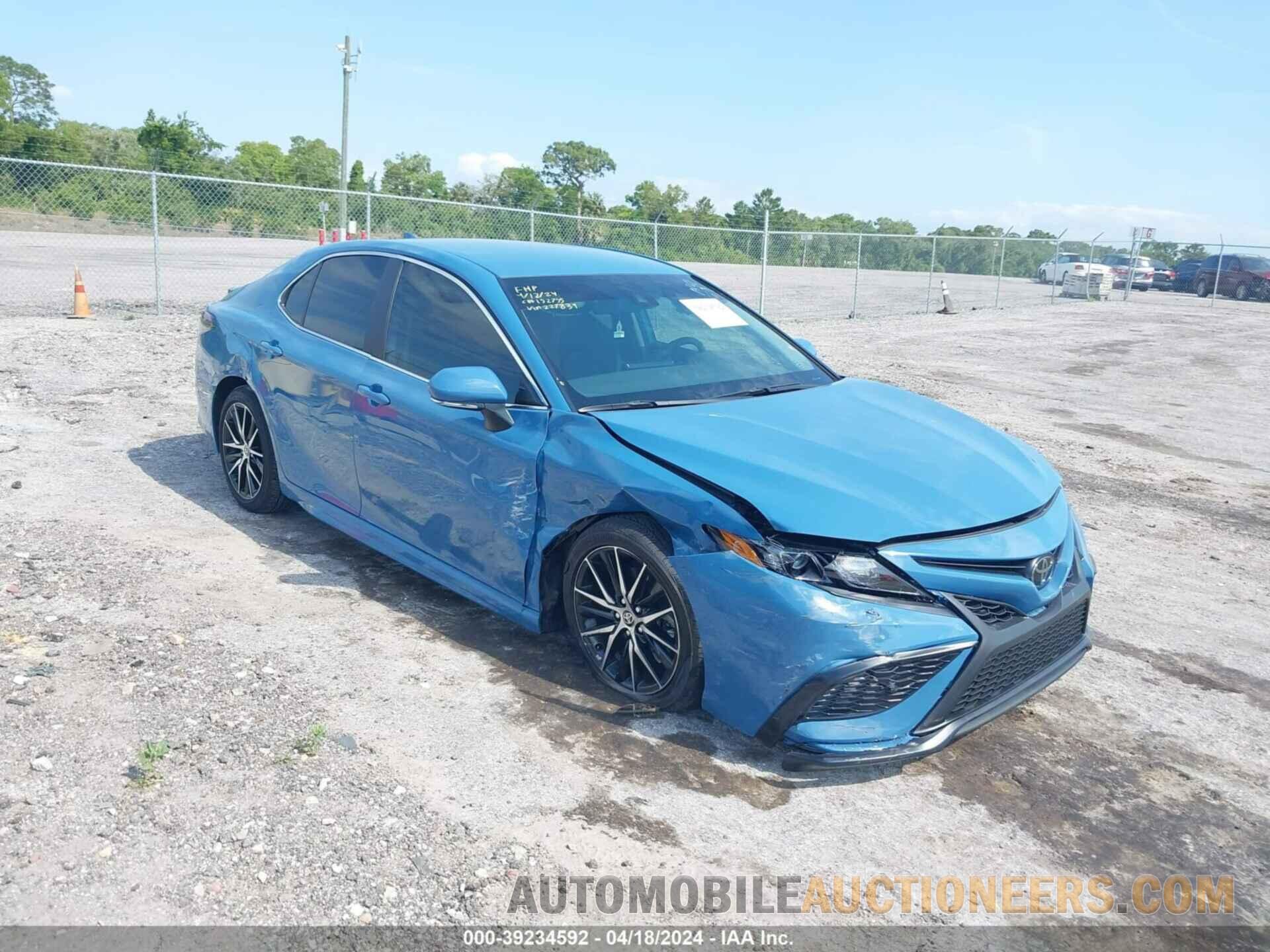 4T1G11AK4RU227839 TOYOTA CAMRY 2024