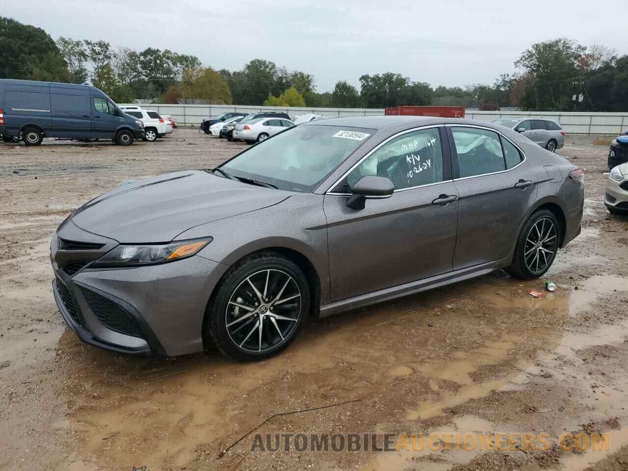 4T1G11AK4RU232037 TOYOTA CAMRY 2024