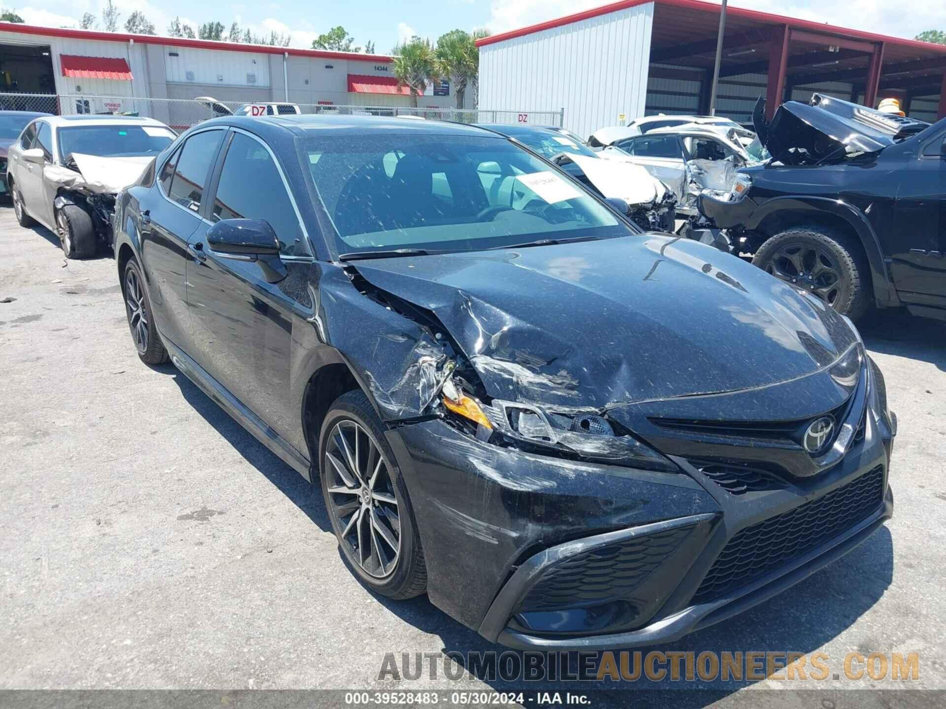 4T1G11AK4RU235648 TOYOTA CAMRY 2024