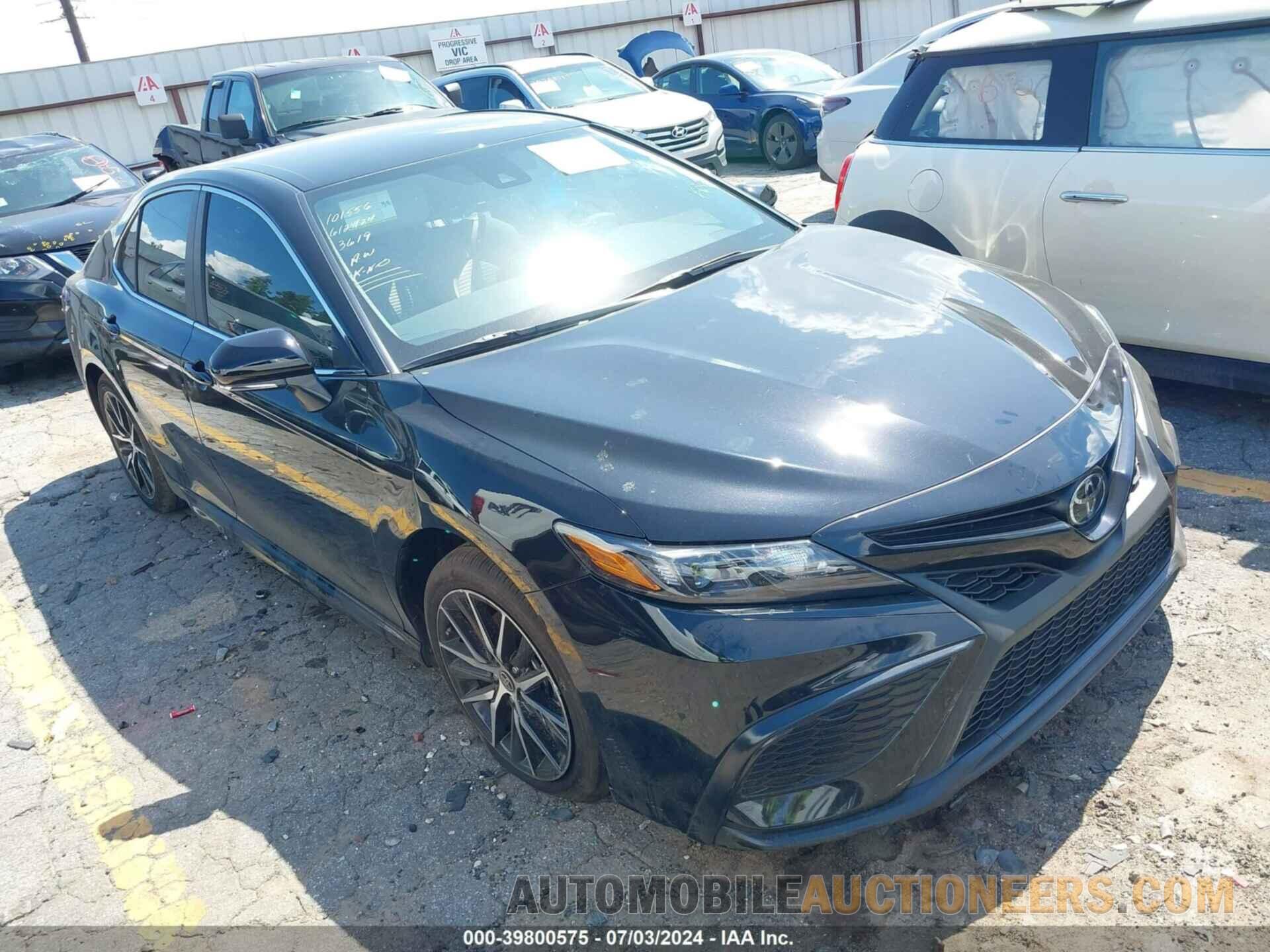 4T1G11AK4RU243619 TOYOTA CAMRY 2024