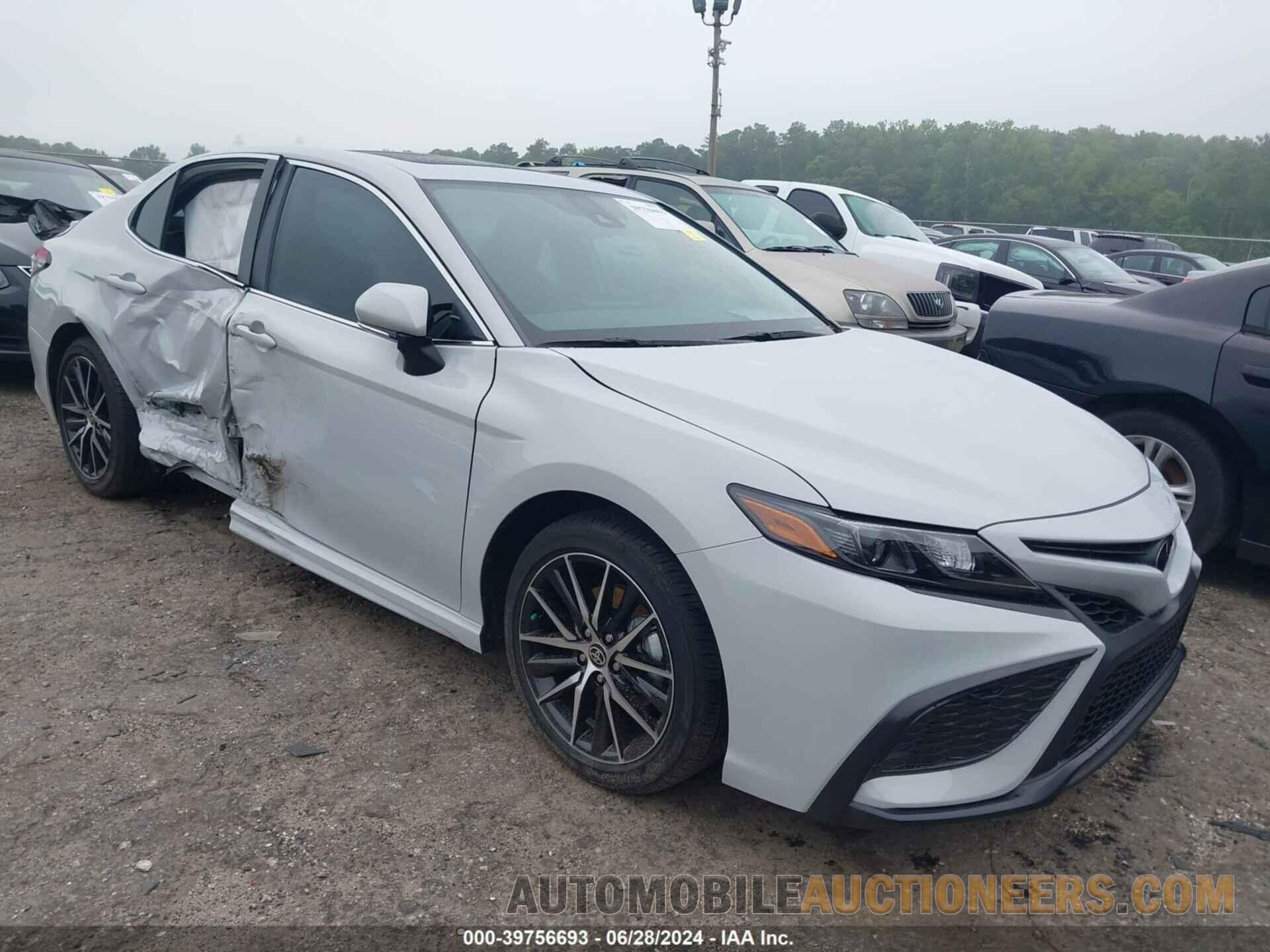 4T1G11AK4RU259755 TOYOTA CAMRY 2024