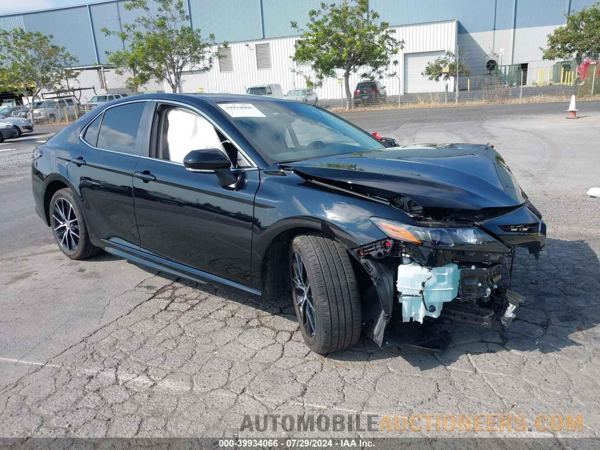 4T1G11AK4RU852564 TOYOTA CAMRY 2024