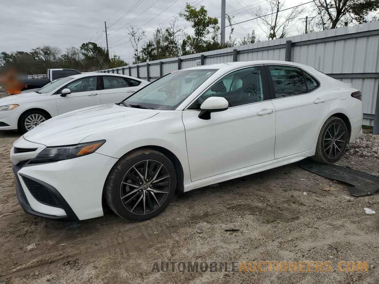 4T1G11AK5MU410644 TOYOTA CAMRY 2021