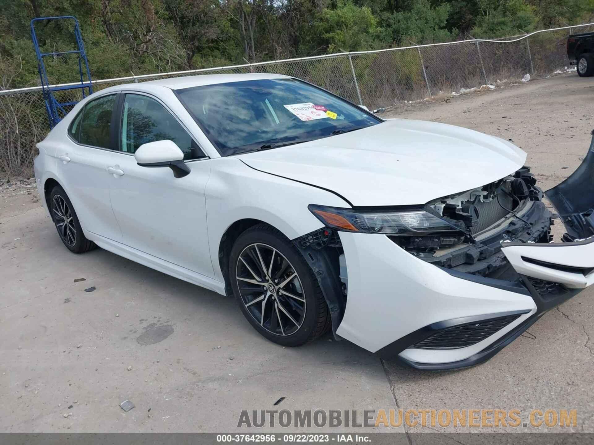 4T1G11AK5MU414080 TOYOTA CAMRY 2021