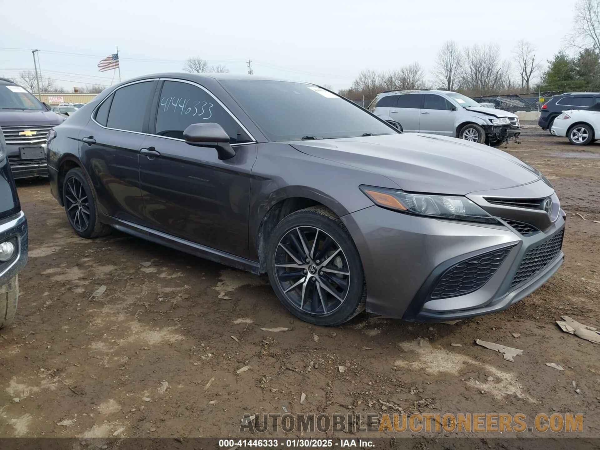 4T1G11AK5MU414225 TOYOTA CAMRY 2021