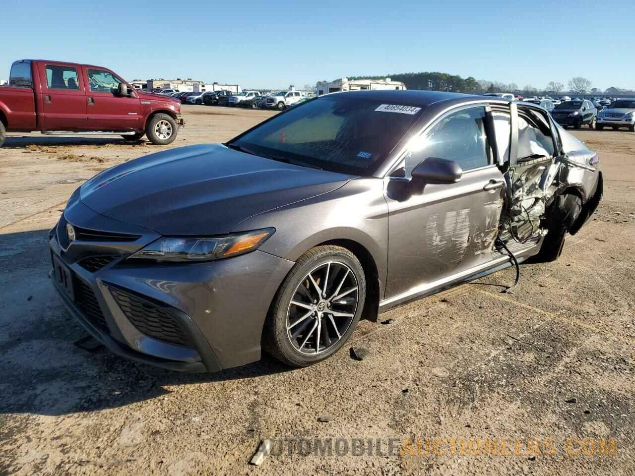 4T1G11AK5MU420896 TOYOTA CAMRY 2021