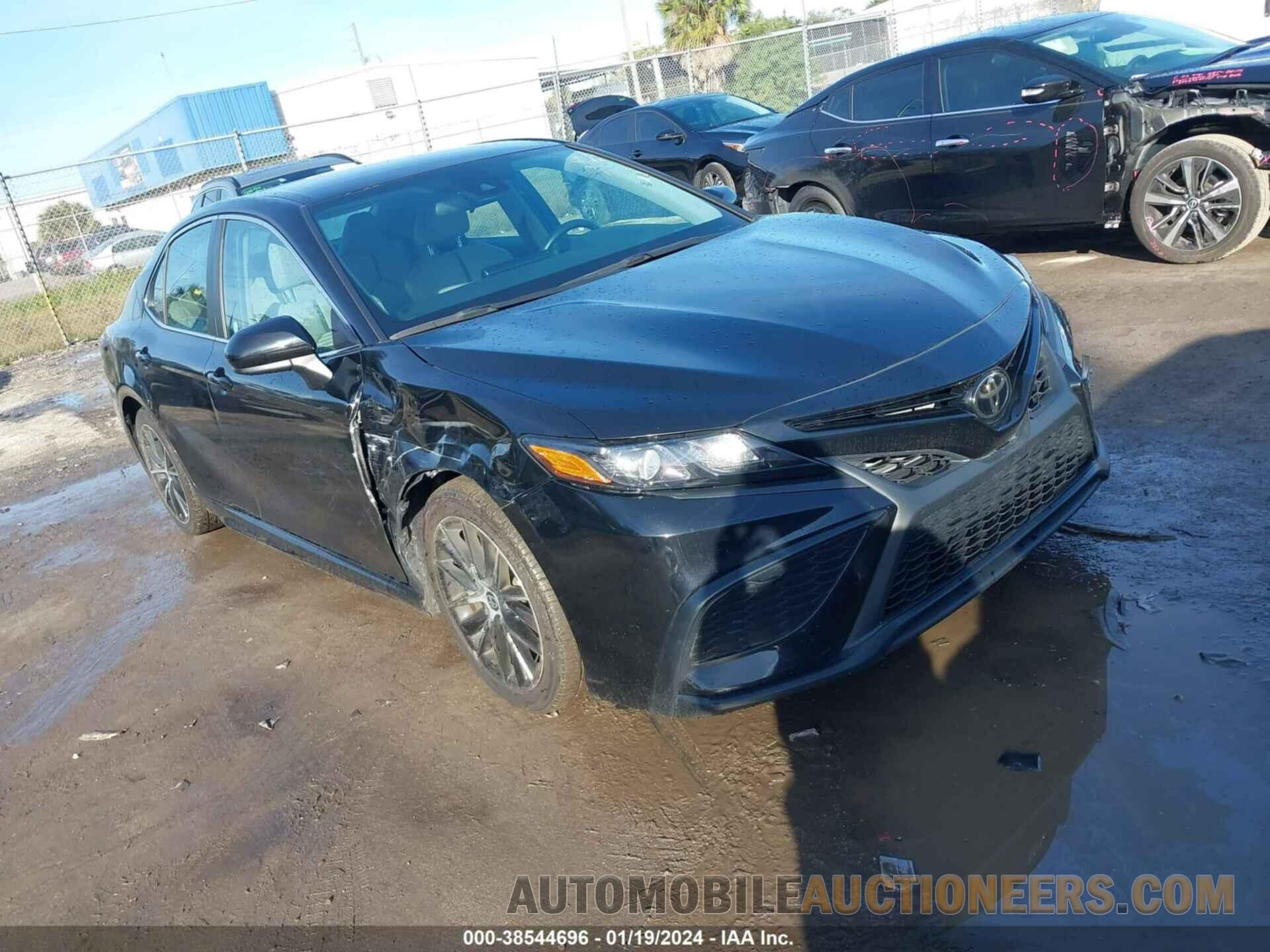 4T1G11AK5MU429887 TOYOTA CAMRY 2021