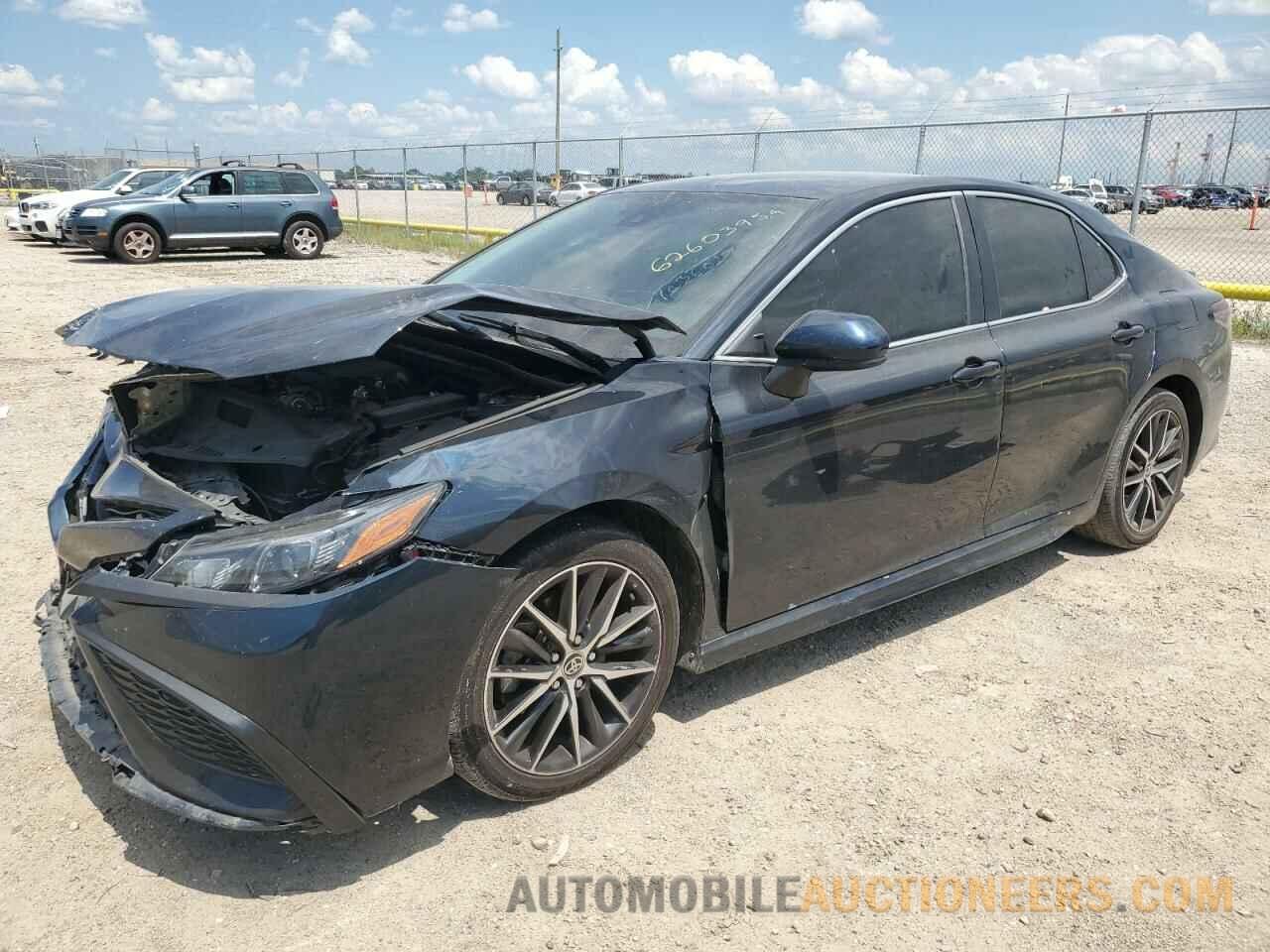 4T1G11AK5MU439965 TOYOTA CAMRY 2021