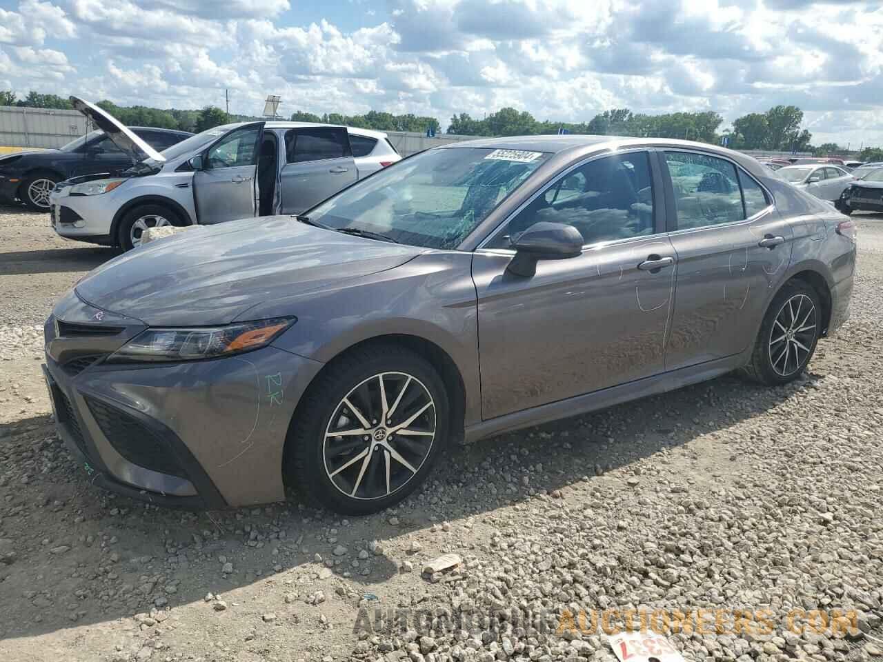 4T1G11AK5MU445281 TOYOTA CAMRY 2021