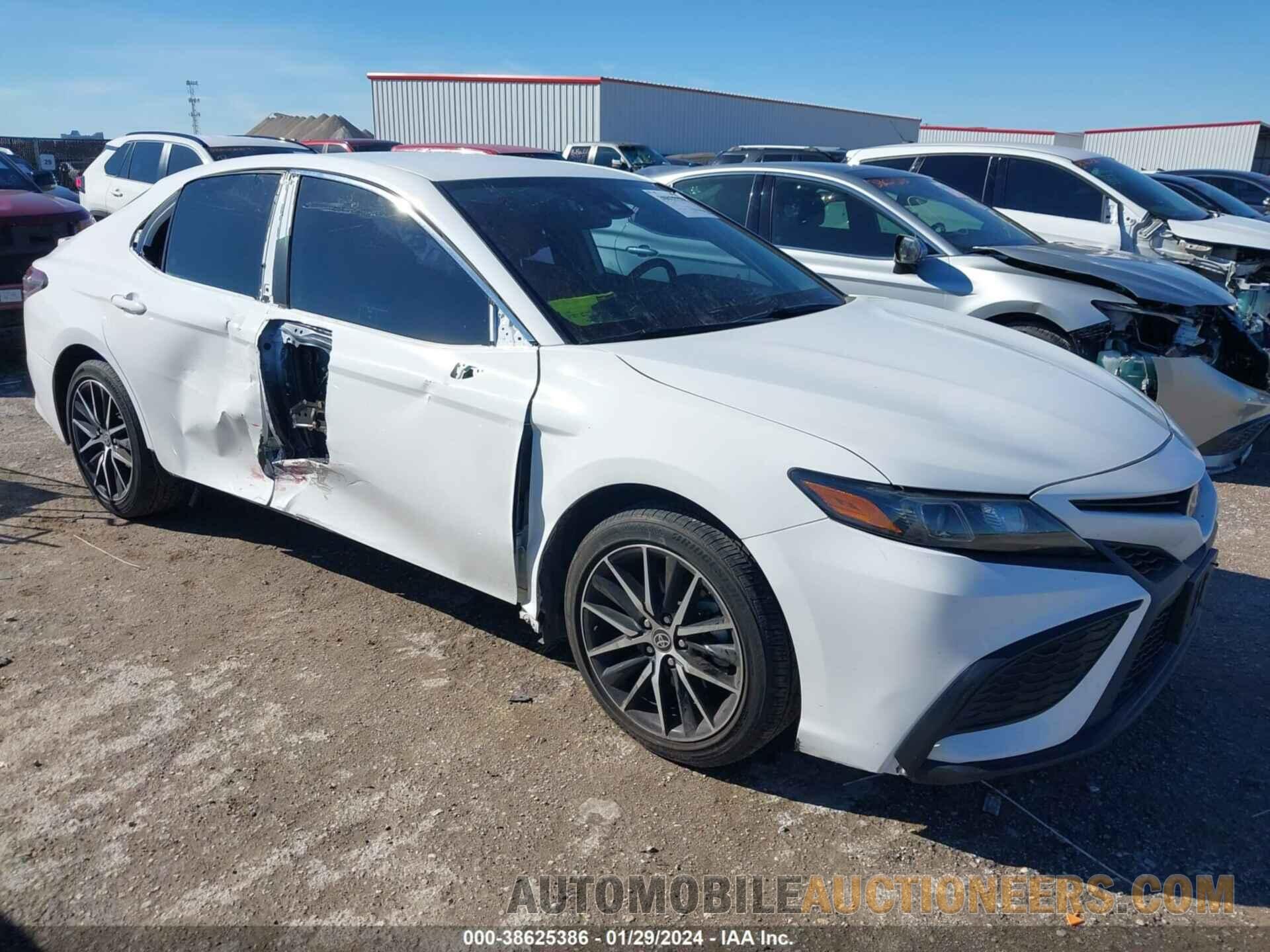 4T1G11AK5MU457124 TOYOTA CAMRY 2021