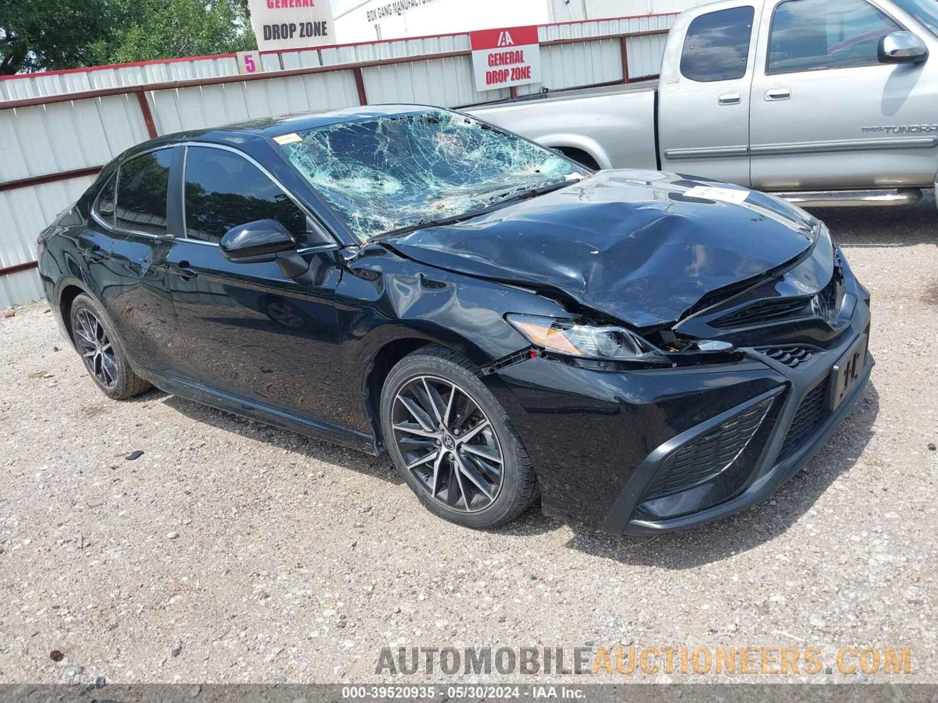 4T1G11AK5MU465675 TOYOTA CAMRY 2021