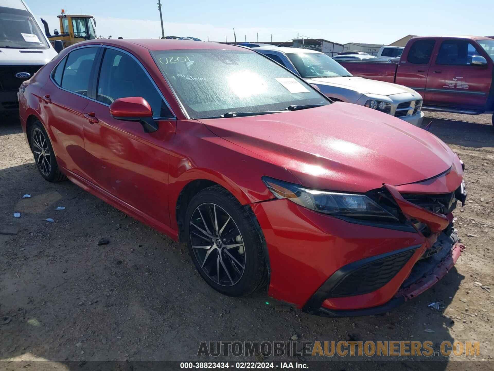 4T1G11AK5MU467684 TOYOTA CAMRY 2021