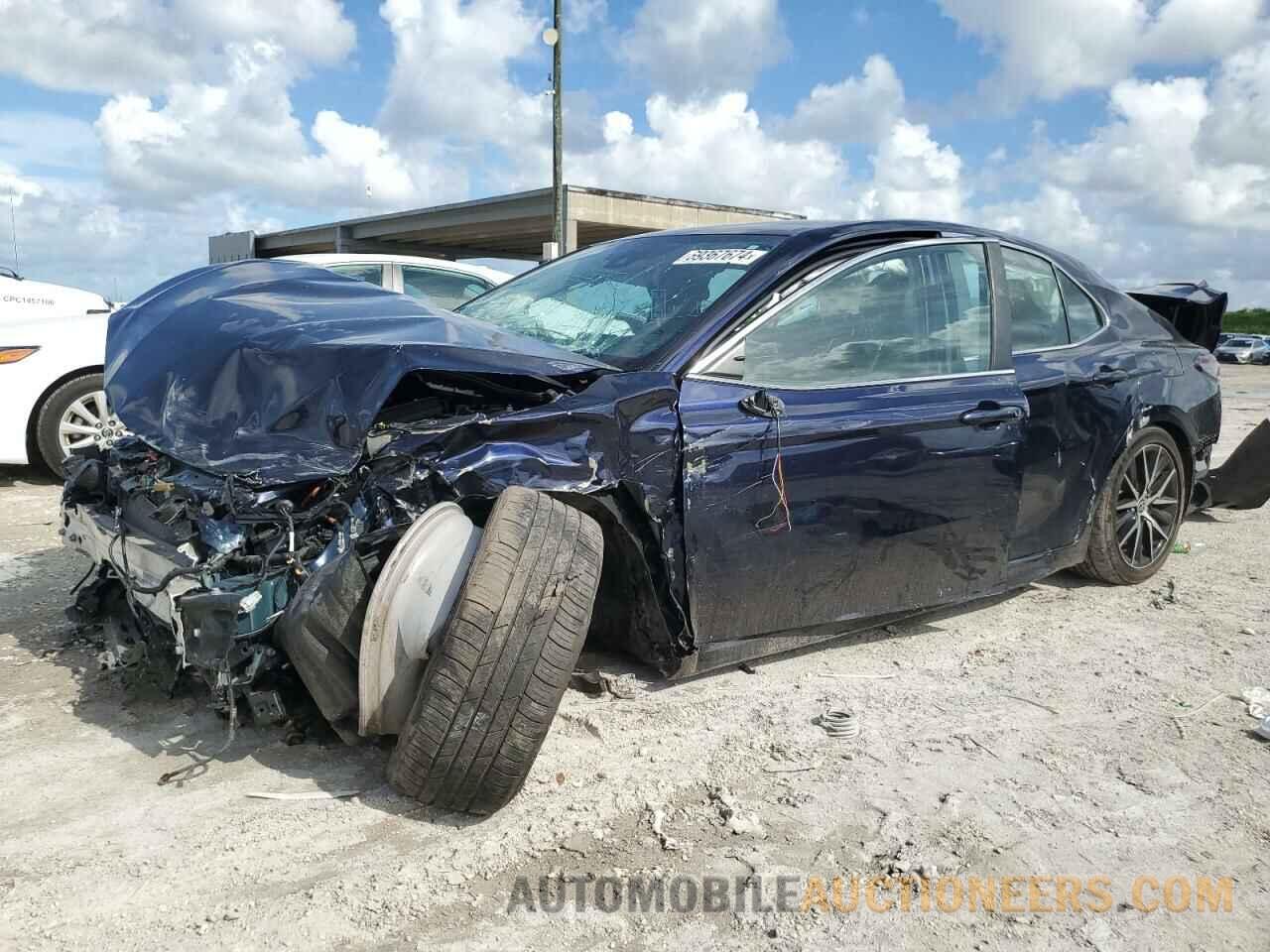 4T1G11AK5MU481164 TOYOTA CAMRY 2021