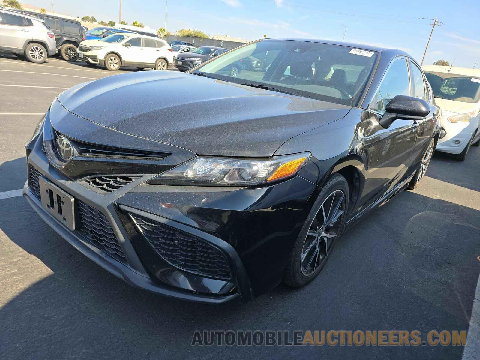 4T1G11AK5MU491046 Toyota Camry 2021