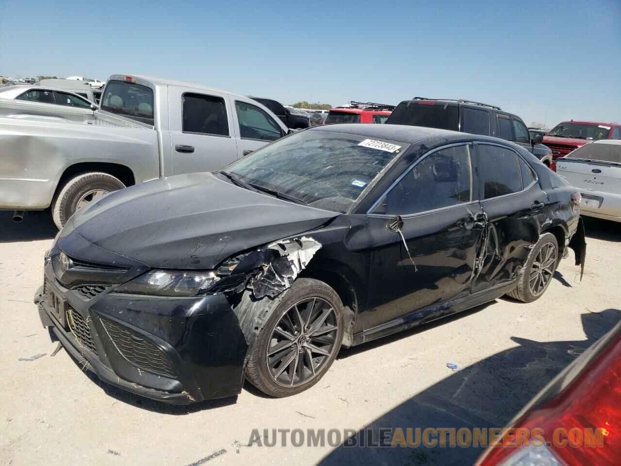 4T1G11AK5MU513210 TOYOTA CAMRY 2021