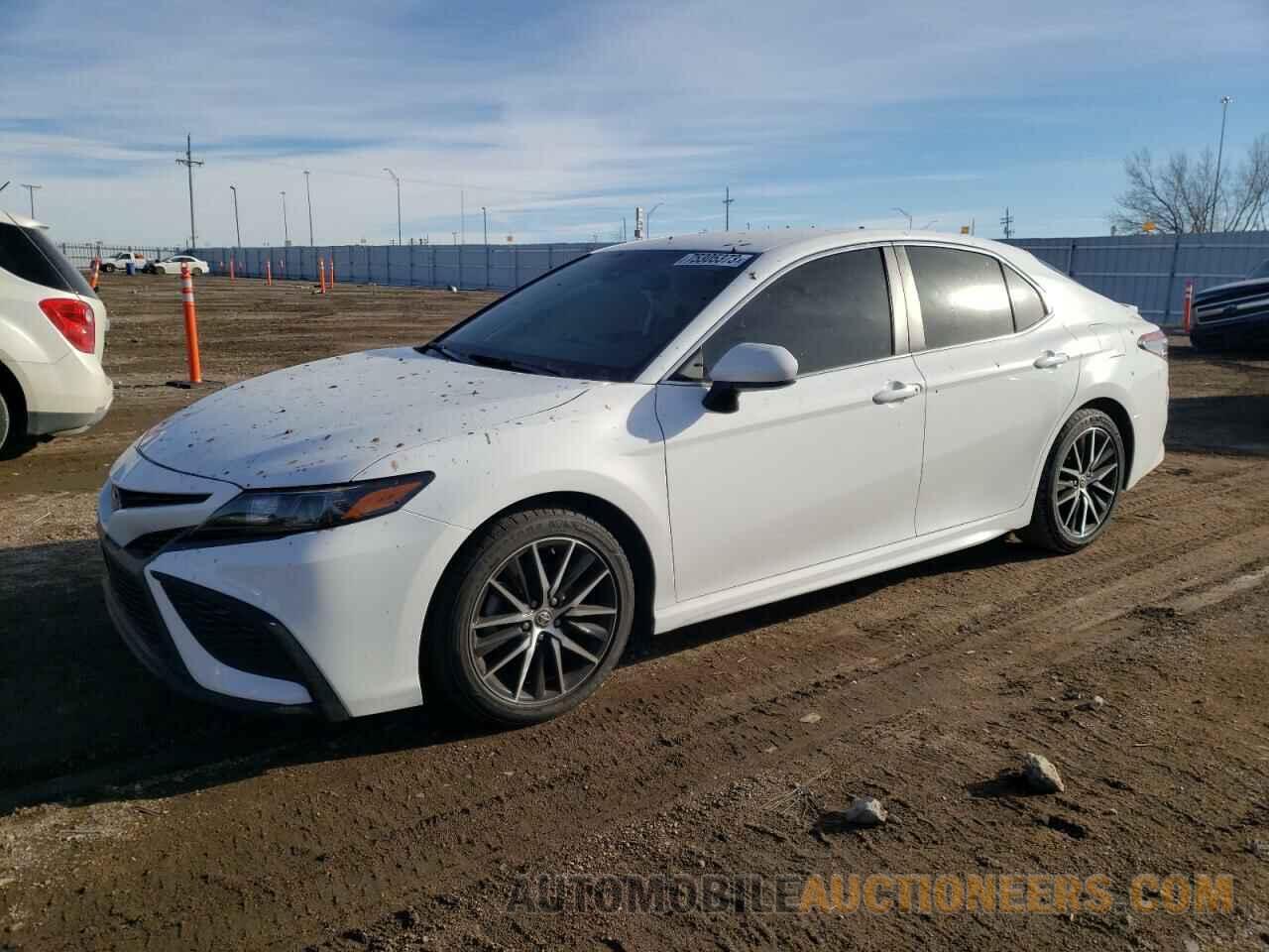 4T1G11AK5MU525714 TOYOTA CAMRY 2021