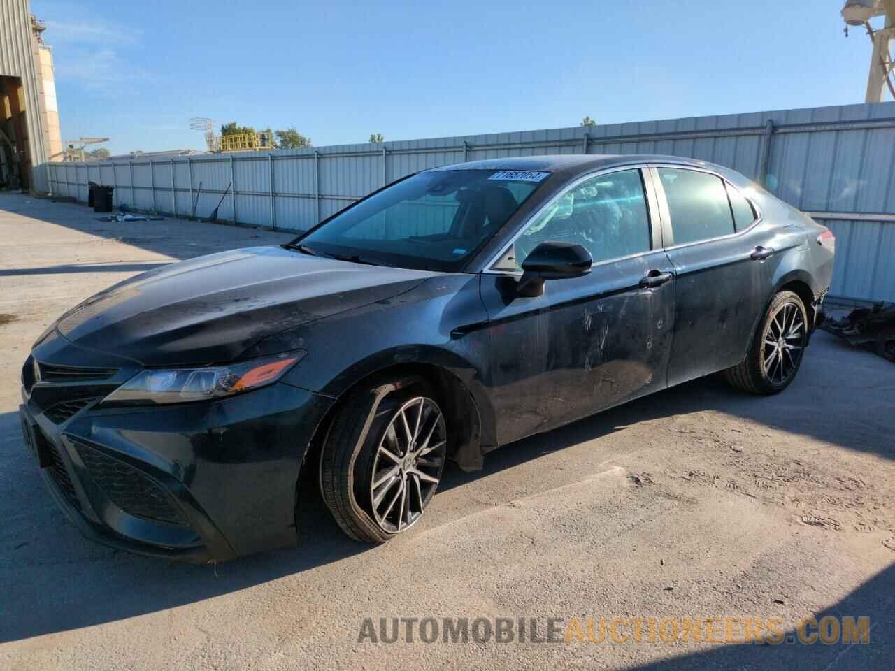 4T1G11AK5MU534719 TOYOTA CAMRY 2021