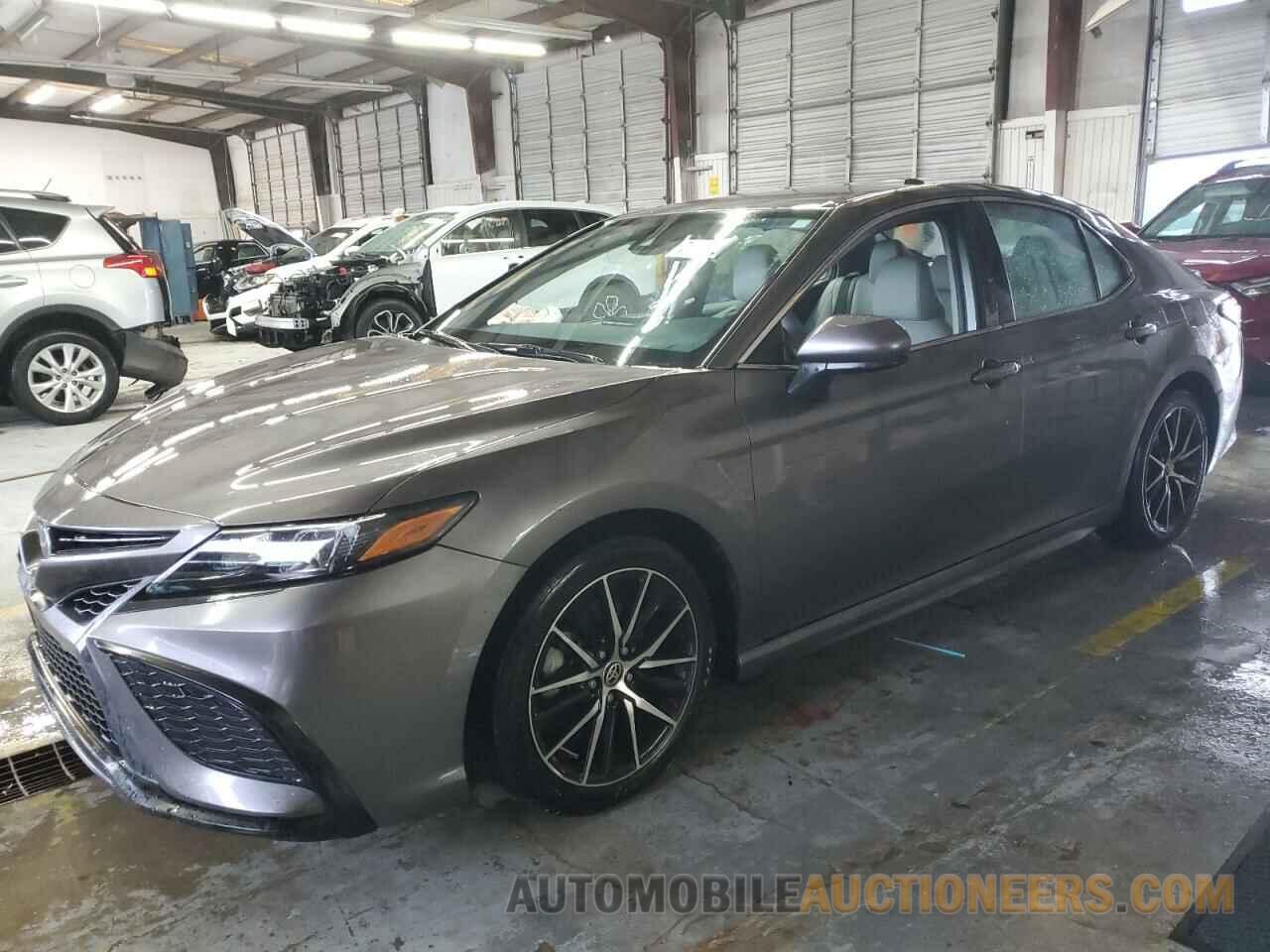 4T1G11AK5MU540598 TOYOTA CAMRY 2021