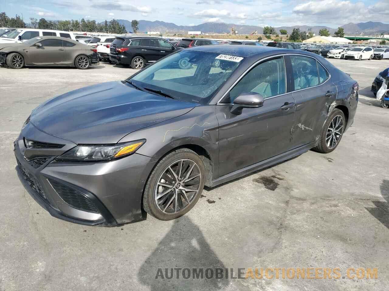 4T1G11AK5MU541217 TOYOTA CAMRY 2021